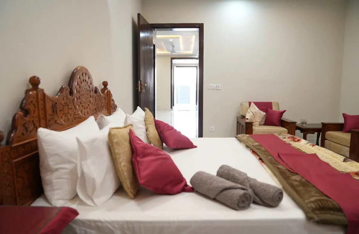 Single Room, Infinite Comfort