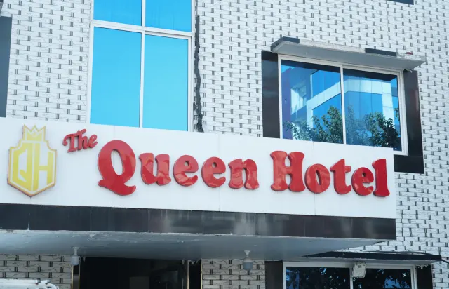 The Queen Hotel