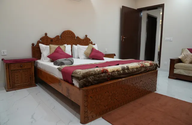 Single Room, Infinite Comfort