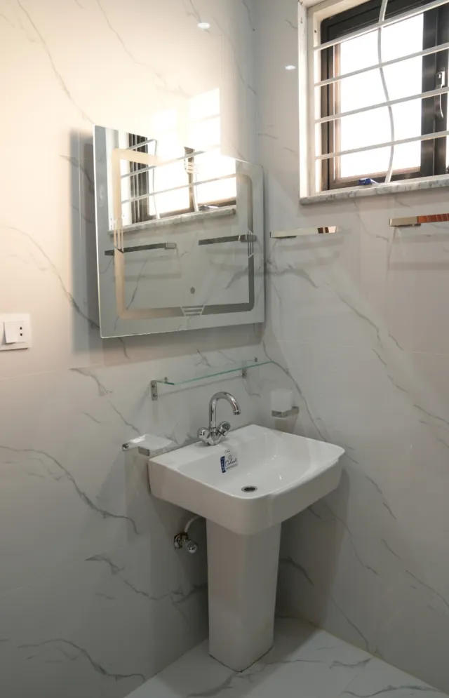 Four Walls, Infinite Comfort