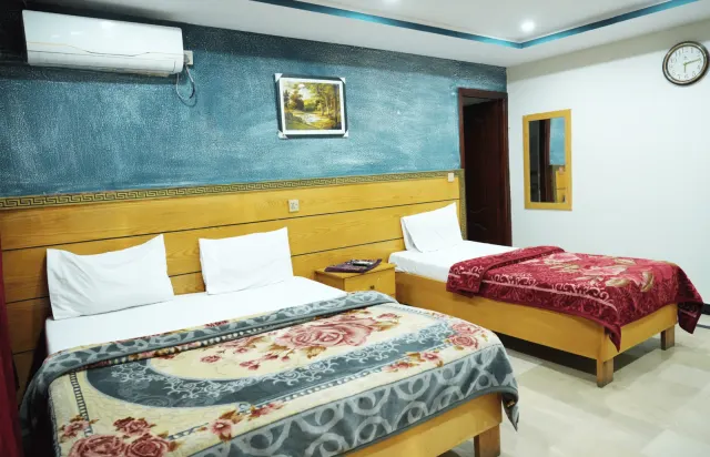 Family Room Double & Single Beds