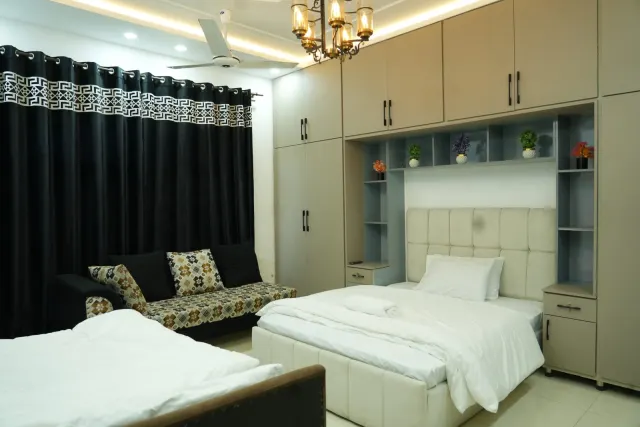 Master bed plus single bed